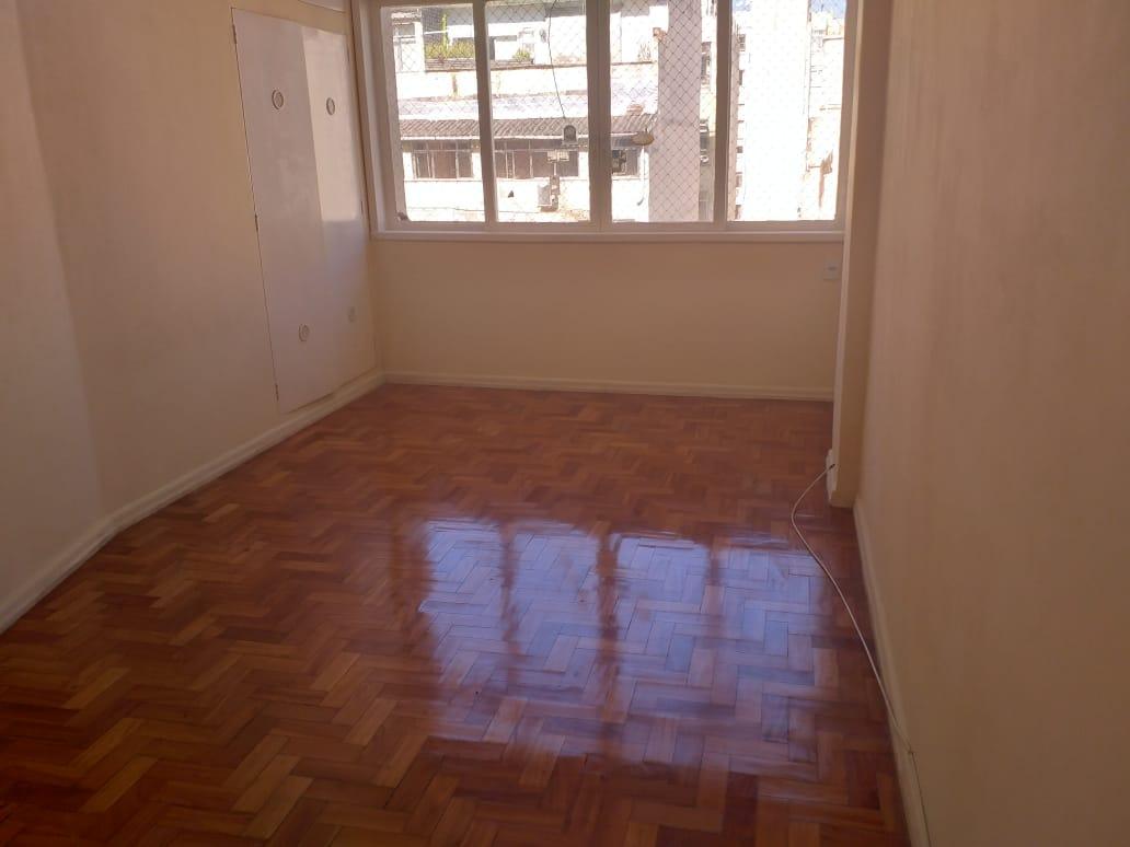 Amplo Apartamento de 3 Quartos, 143m², à venda, na Rua Viveros de Castro em Copacabana!